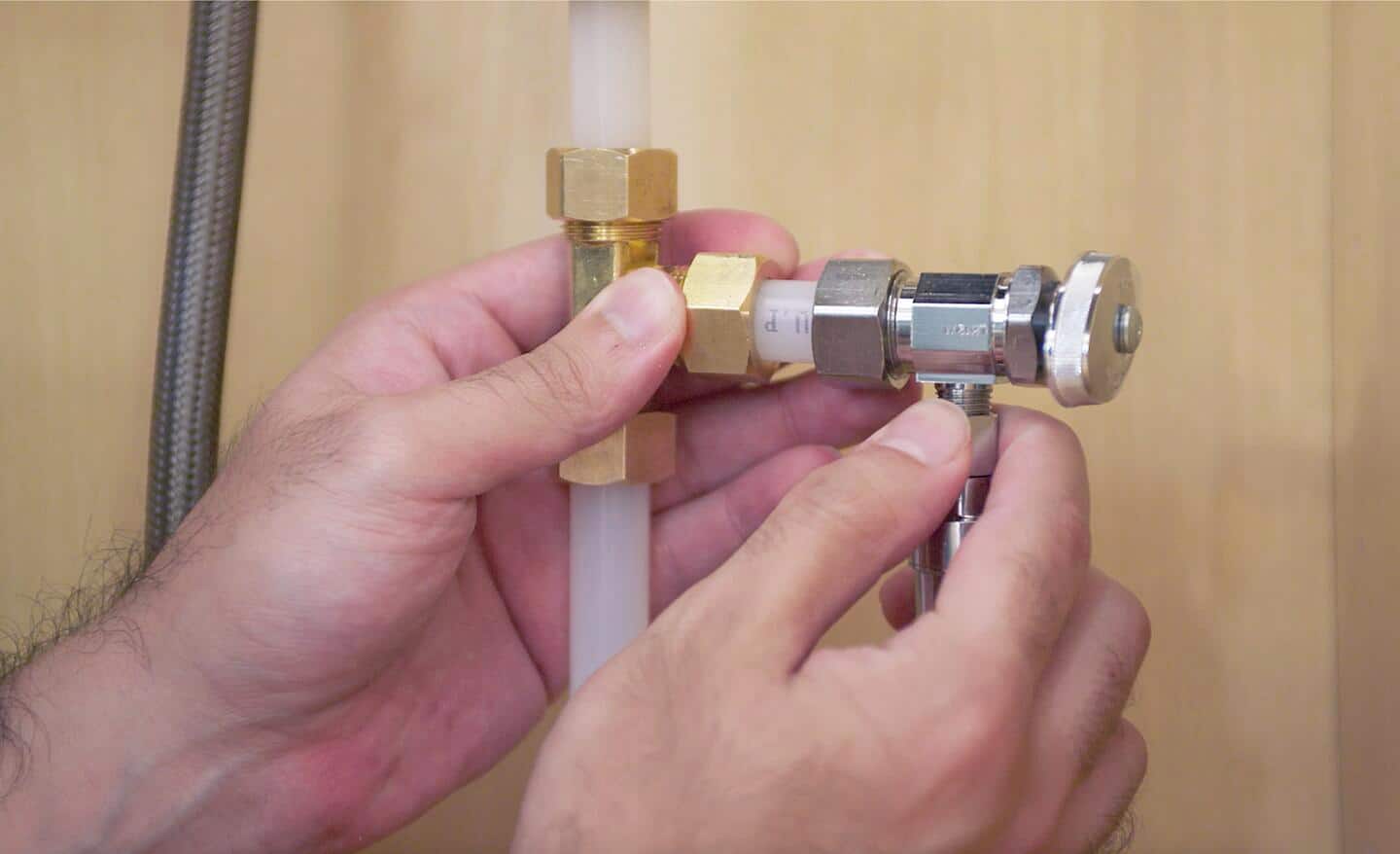 LINE官网打不开换DNS教程